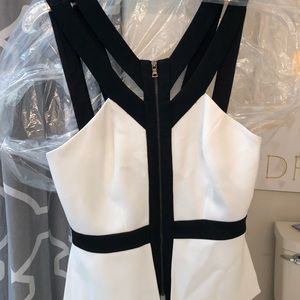 BCBG Black and White Top! XXS!
